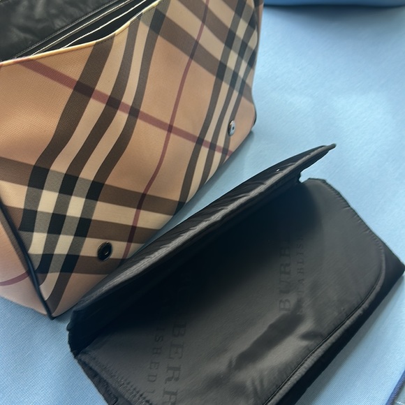 Like new!! Beautiful Burberry Diaper (or work) bag. Easy to clean material. - Picture 3 of 5